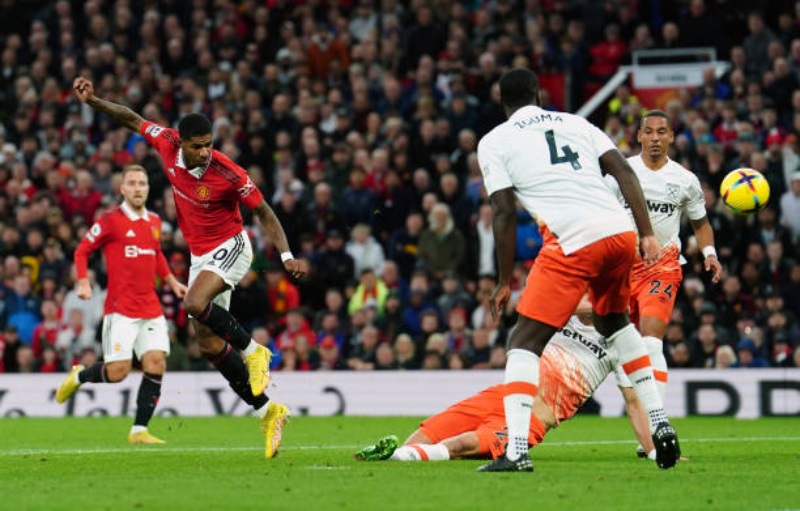 Kết quả Manchester United vs West Ham United: Tình huống nguy hiểm đầu tiên của Marcus Rashford