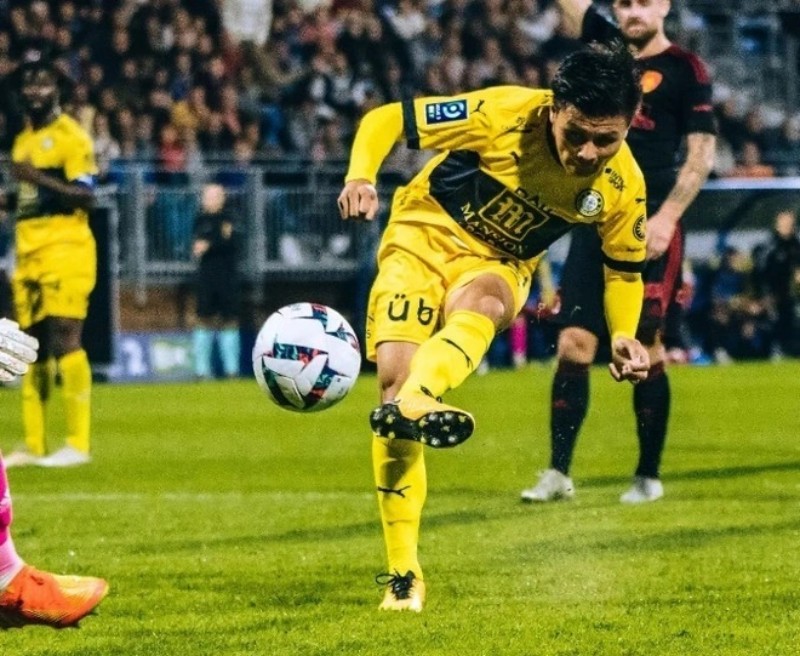 Nguyễn Quang Hải lập công lần đầu đầy ấn tượng cho Pau FC