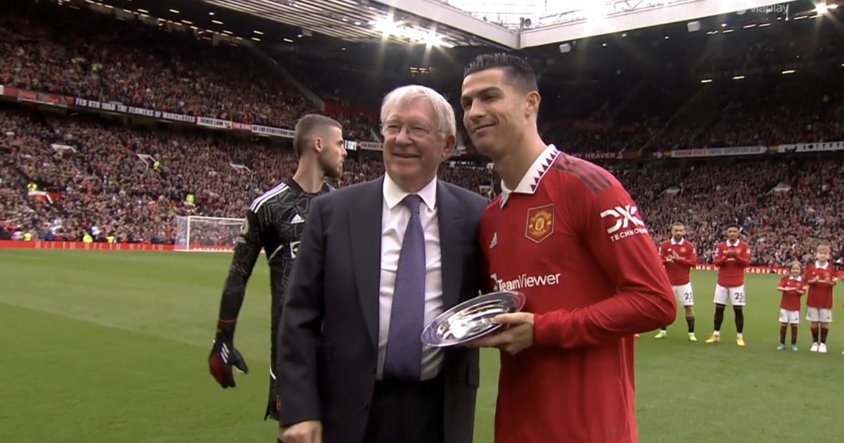 Ronaldo, De Gea nhận “quà” từ Sir Alex Ferguson