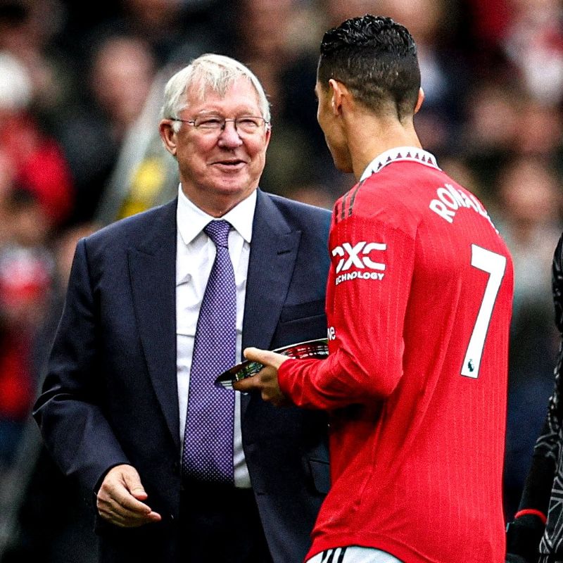Ronaldo, De Gea nhận “quà” từ Sir Alex Ferguson 