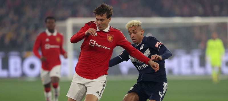 Ten Hag vẫn tin dùng Lindelof