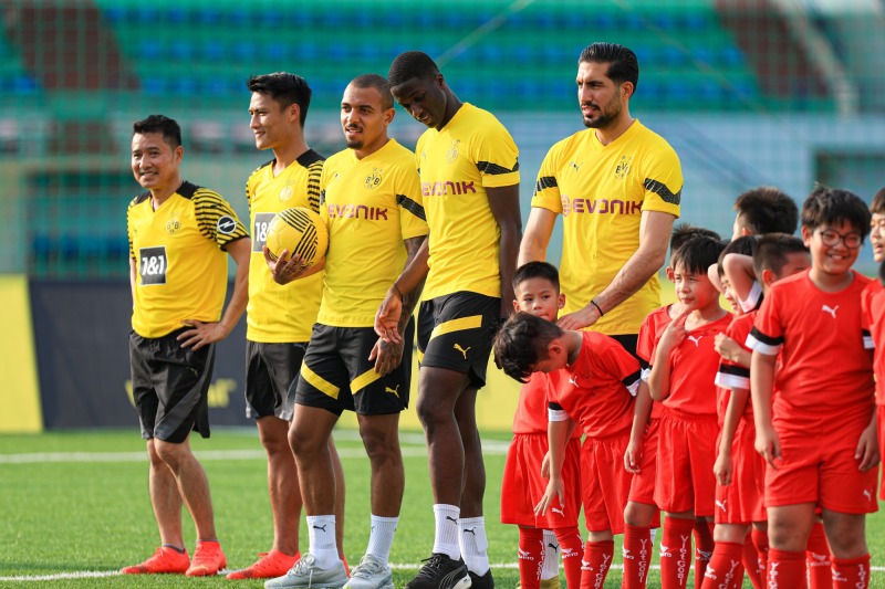 Các ngôi sao Borussia Dortmund giao lưu với CĐV nhí Việt Nam