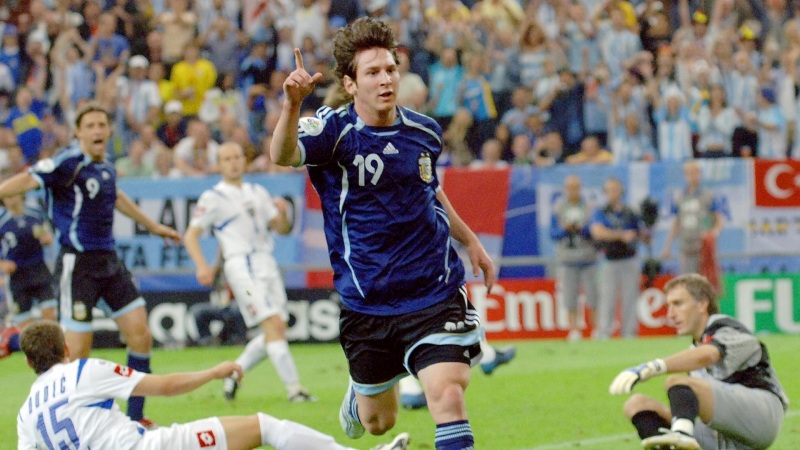 Lionel Messi ghi dấu ấn ở World Cup 2006 khi mới 18 tuổi, 231 ngày