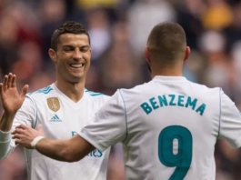 Phản ứng khó tin của Ronaldo khi Benzema giành bóng vàng
