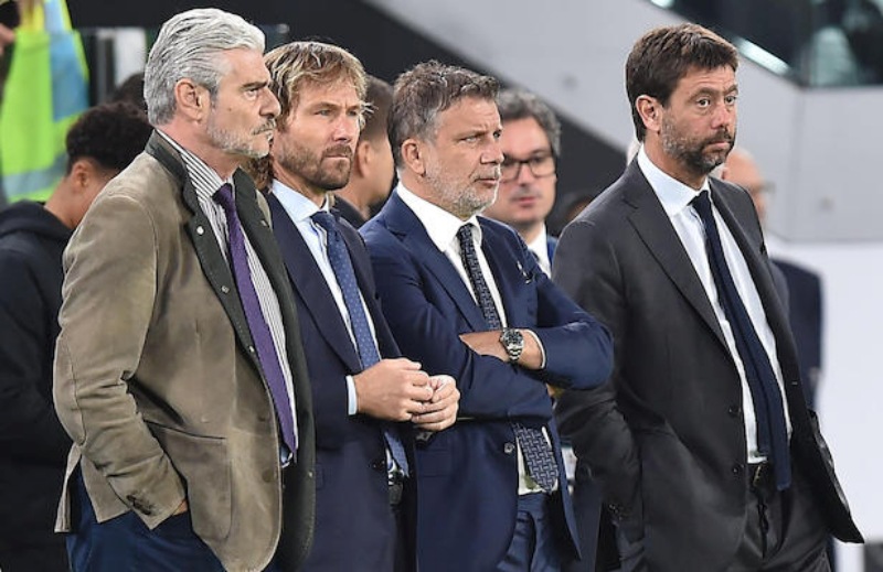Thành tích sân cỏ tệ hại và bê bối tài chính là hai nguyên nhân cơ bản dẫn đến việc từ chức của ban lãnh đạo Juventus