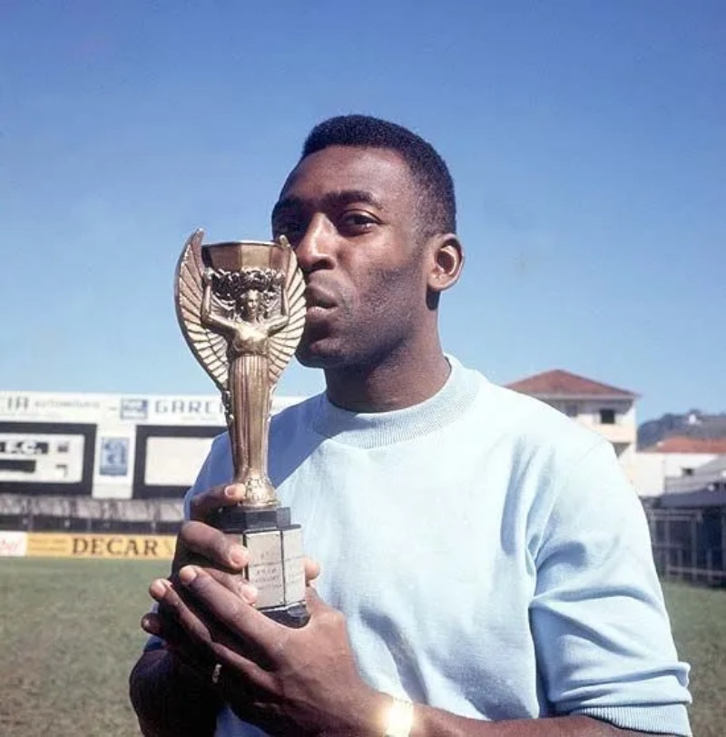 Vua bóng đá Pele là cầu thủ trẻ tuổi nhất ghi bàn trong lịch sử World Cup