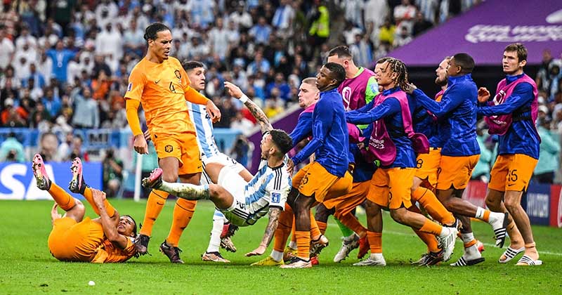 Số thẻ phạt kỷ lục ở trận đấu Argentina vs Hà Lan
