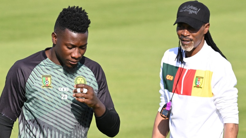 Andre Onana xảy ra mâu thuẫn gay gắt với HLV trưởng Rigobert tại World Cup 2022