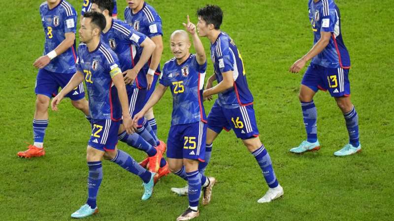 Đội tuyển Nhật Bản hiên ngang vượt qua vòng bảng