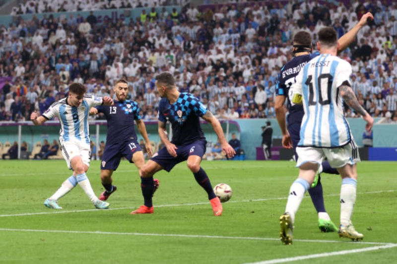 Kết quả Argentina vs Croatia: Alvarez nâng tỷ số lên 3-0