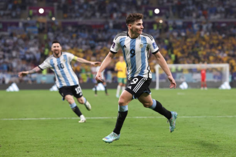 Argentina có bàn thắng nhân đôi cách biệt đầu hiệp 2