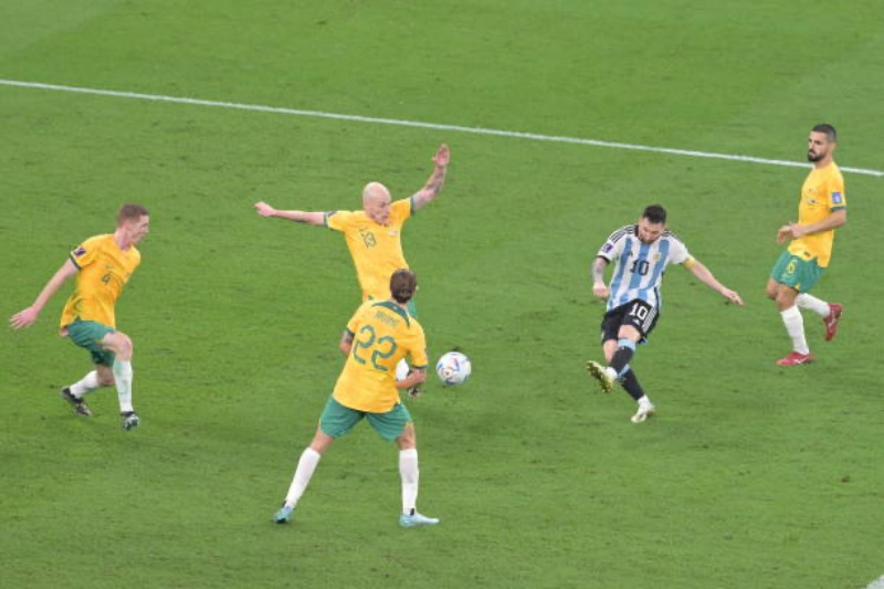 Kết quả Argentina vs Úc: Messi và các đồng đội gặp khó đầu trận