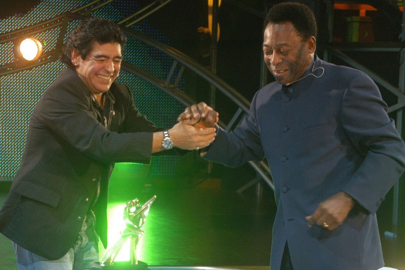 Cảm ơn Vua bóng đá Pele và Diego Maradona vì tất cả! Yên nghỉ nhé!