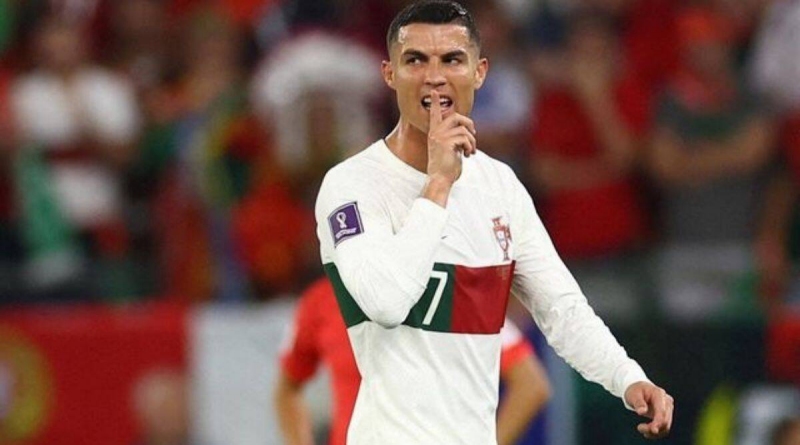 Ronaldo đã có thái độ không hài lòng khi bị thay ra