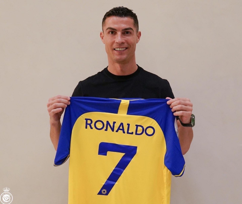 Cristiano Ronaldo chính thức gia nhập CLB Al-Nassr với bản hợp đồng kéo dài đến tháng 6/2025