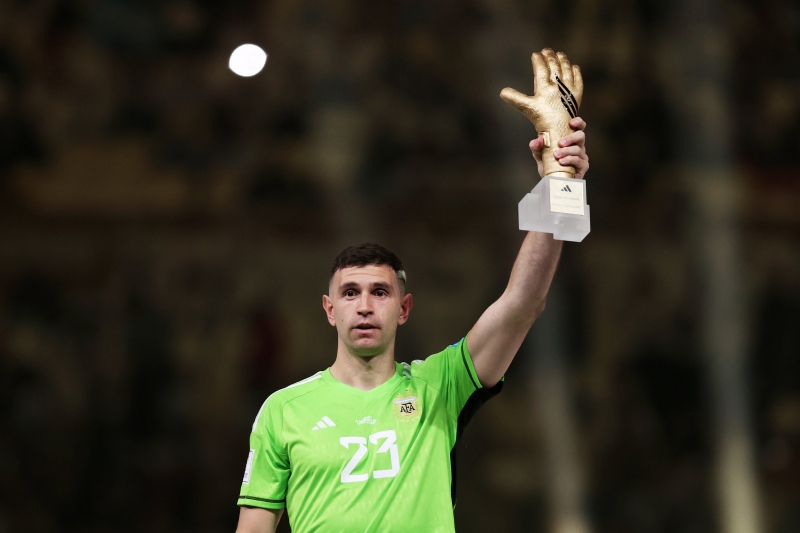 Emiliano Martínez giành danh hiệu "Găng tay vàng World Cup 2022"