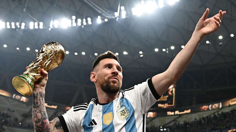 Lionel Messi lần đầu lên ngôi tại World Cup ở tuổi 35