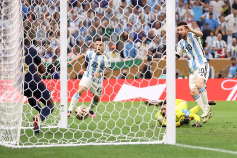 Lionel Messi ghi bàn, đưa Argentina dẫn Pháp 3-2