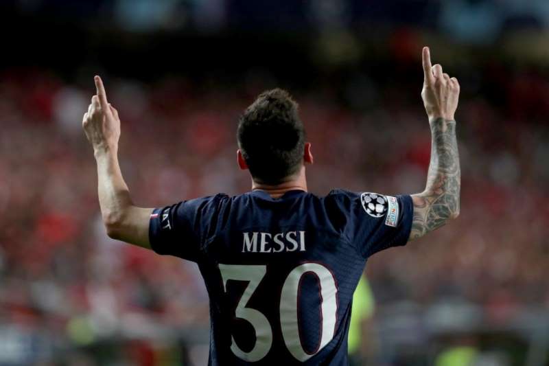 Messi sẽ tiếp tục cống hiến cho PSG
