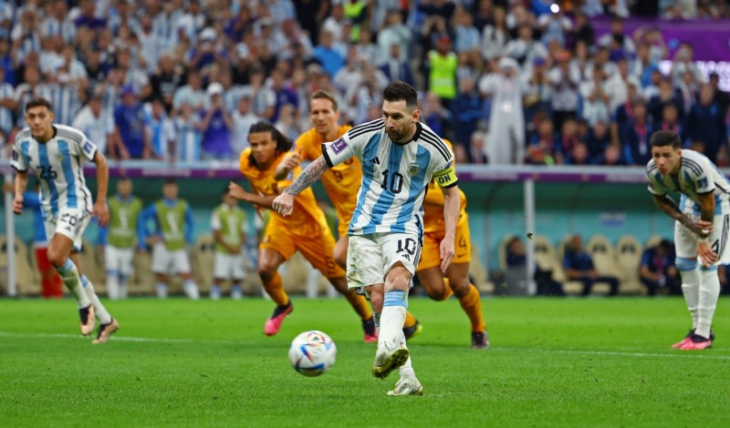 Lionel Messi và tuyển Argentina tiến vào bán kết World Cup 2022 chạm trán Croatia