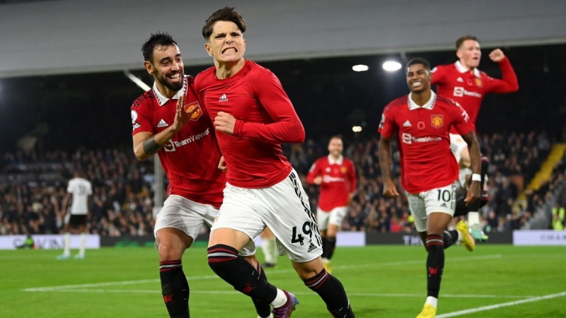 Manchester United tạm thời vẫn mang áo đấu cho logo TeamViewer cho đến khi tìm được nhà tài trợ mới