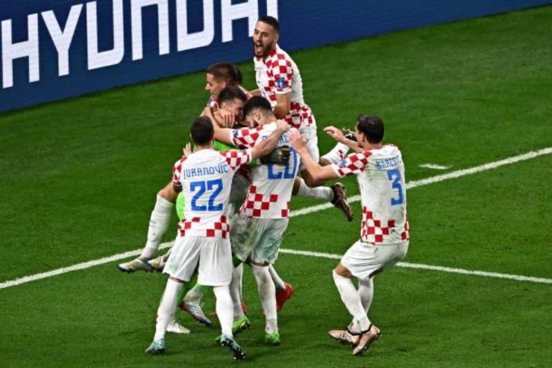 Croatia giành chiến thắng sau loạt luân lưu cân não