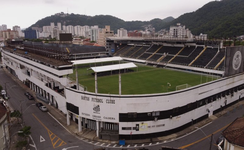 Sân vận động nơi diễn ra tang lễ dành cho Pele để các CĐV có thể chia tay Vua bóng đá