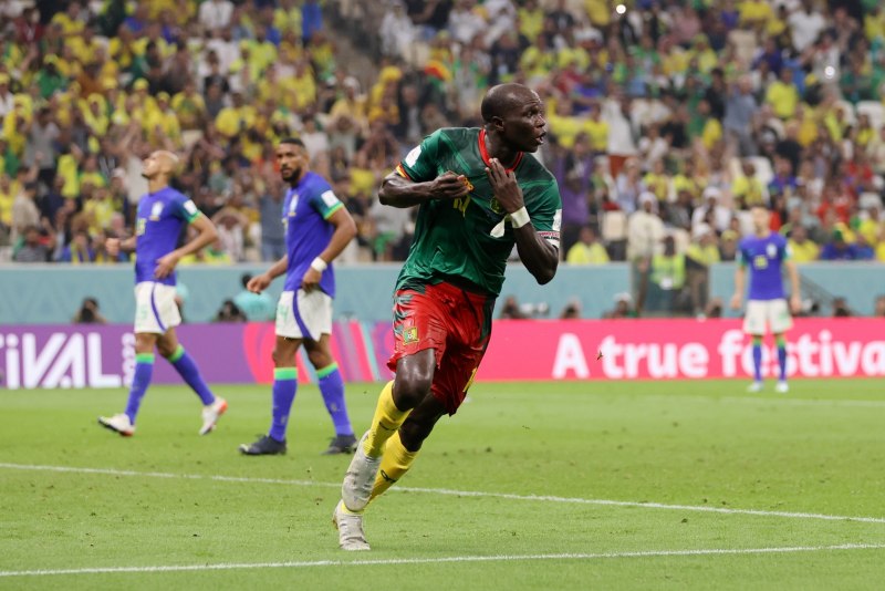 Tuyển Brazil thất bại cay đắng trước Cameroon