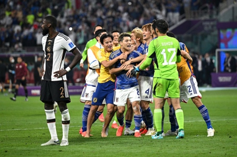 Tuyển Nhật Bản lội ngược dòng đánh bại cả Đức lẫn Tây Ban Nha ở World Cup 2022