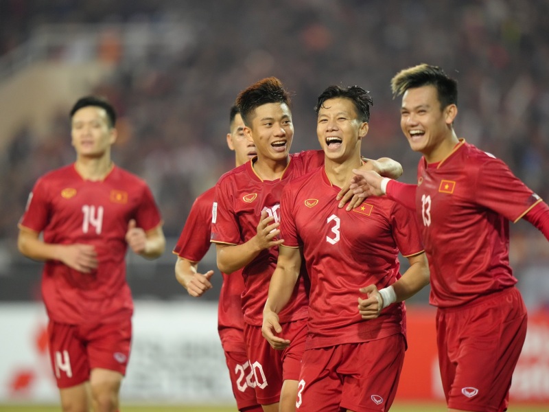 Kết quả Việt Nam vs Malaysia: Những chiến binh sao vàng vươn lên đầu bảng