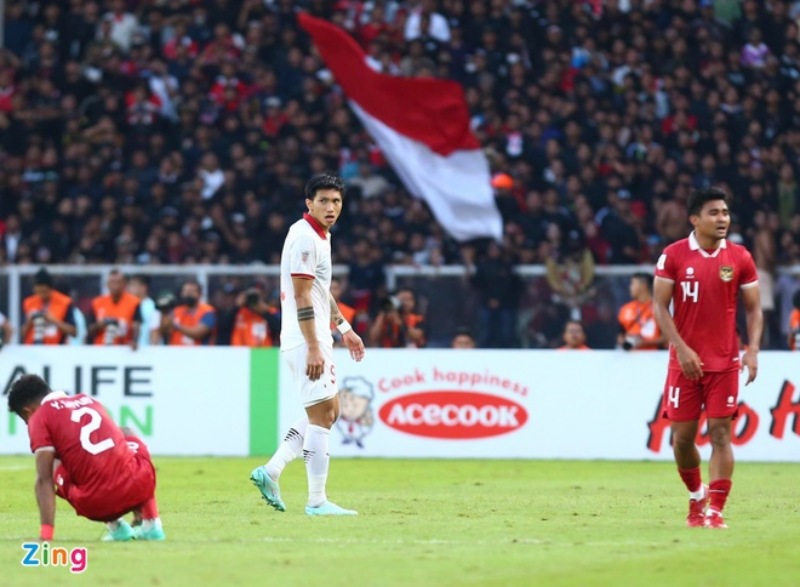 Kết quả Indonesia vs Việt Nam: Thêm 1 lần Văn Hậu dính vào những pha tranh chấp tay đôi căng thẳng