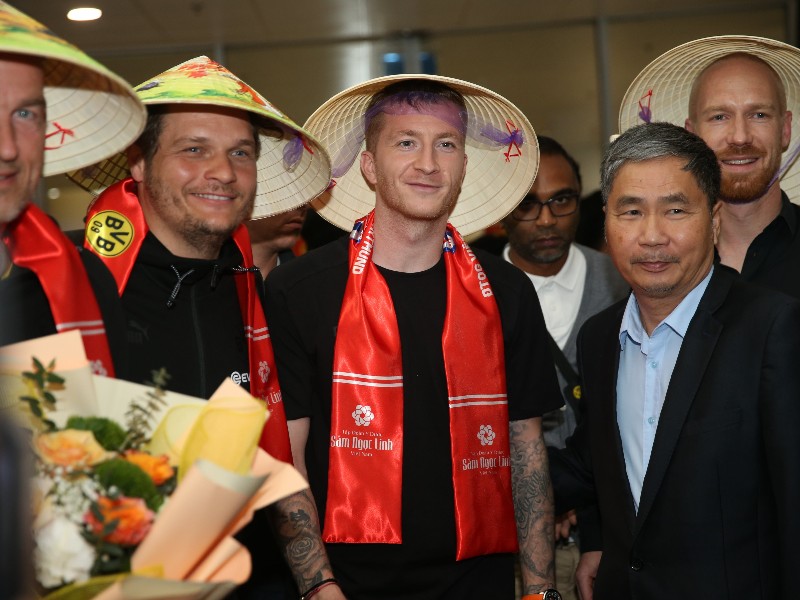 Man Utd đưa cầu thủ từng sang Việt Nam vào tầm ngắm