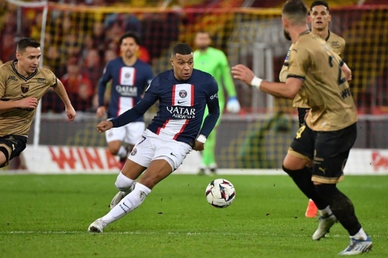 Paris Saint-Germain sẩy chân bất ngờ trước Lens