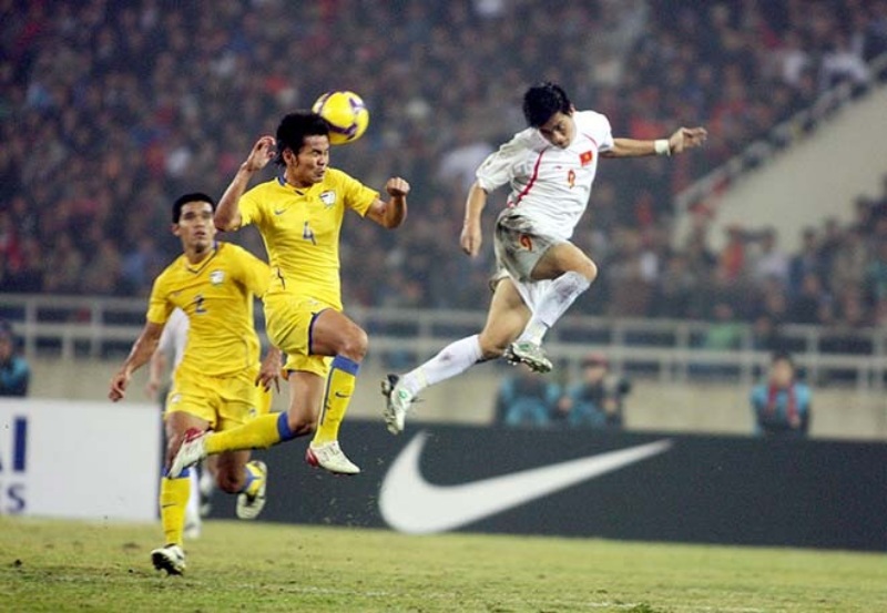 Việt Nam có chức vô địch AFF Cup đầu tiên trong lịch sử vào năm 2008 khi khuất phục Thái Lan