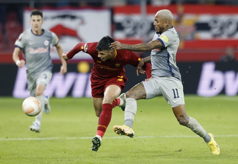 AS Roma vs Red Bull Salzburg lượt về playoff Europa League 2022/23