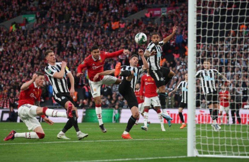 Casemiro đánh đầu chính xác, mở tỷ số cho Manchester United trước Newcastle United
