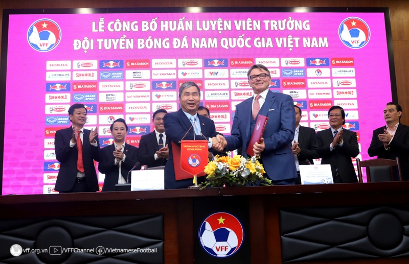 HLV Philippe Troussier nhận lời dẫn dắt tuyển Việt Nam vì mục tiêu World Cup 2026