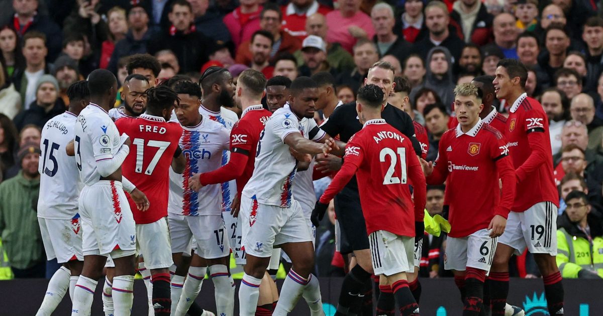 Man Utd đối diện nguy cơ nhận án phạt từ FA