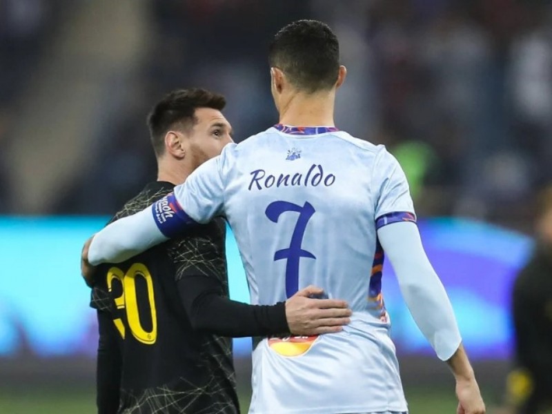 Ronaldo sánh vai Messi trong đề cử vinh danh của FIFA