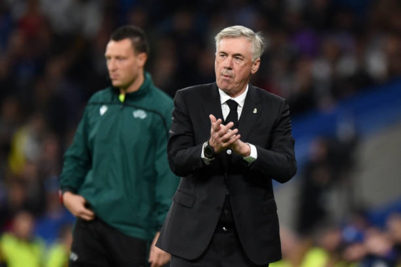 Carlo Ancelotti gửi lời cảm ơn đến Liverpool vì hành động tri ân chủ tịch danh dự Amancio Amaro trước trận lượt đi