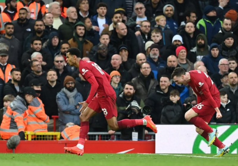 Cody Gakpo ghi bàn mở tỷ số cho Liverpool trước Manchester United