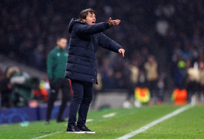 HLV Antonio Conte và nỗi lo lớn sau khi Tottenham Hotspur bị loại khỏi Champions League