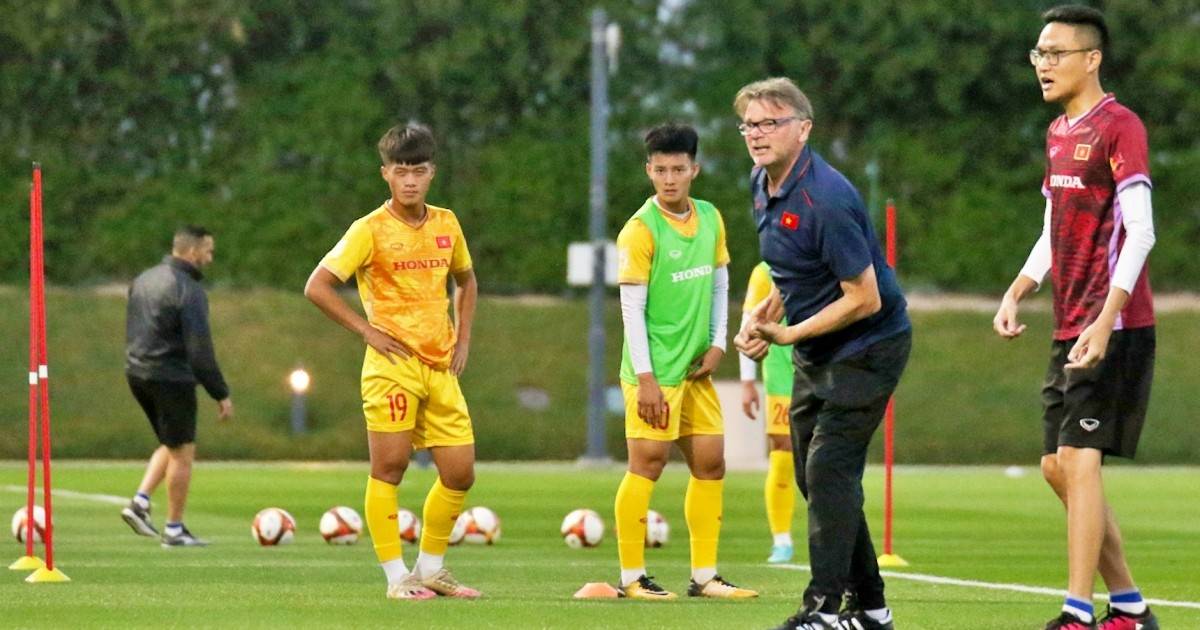 HLV Troussier chỉ định 5 cái tên làm đội trưởng U23 Việt Nam