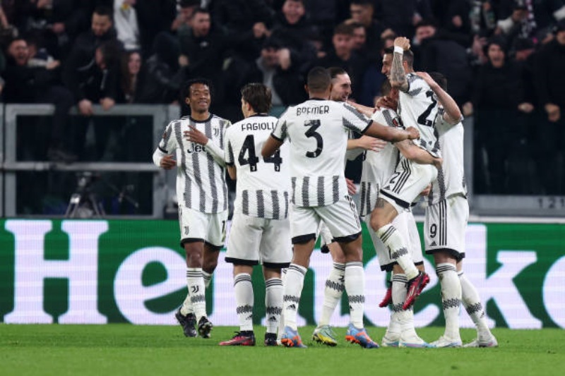 Juventus có lợi thế tối thiểu trước lượt về vòng 1/8 Europa League 2022/23 gặp SC Freiburg