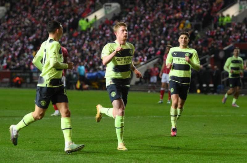 Kevin De Bruyne ấn định thắng lợi 3-0 của Man City trước Bristol City