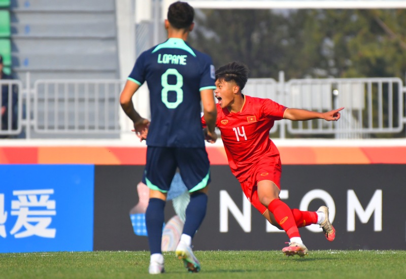 Sát thủ Nguyễn Quốc Việt sẵn sàng ra sân ở màn so tài U20 Qatar