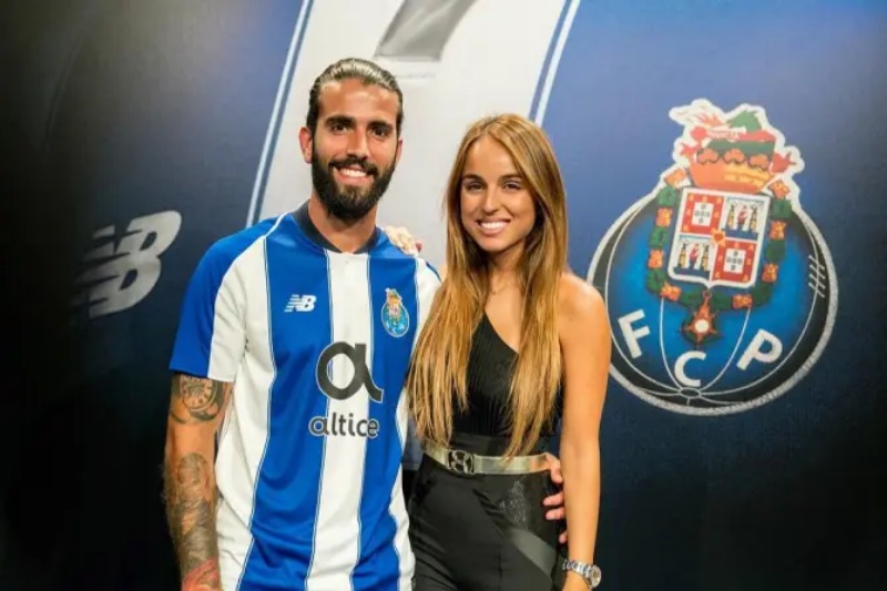 Sergio Oliveira gặp bà xã Christiana Pereira khi còn khoác áo FC Porto