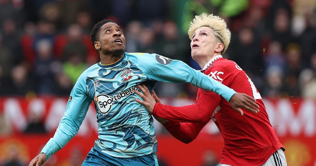 Southampton nổi giận với Instagram sau trận hòa Man Utd