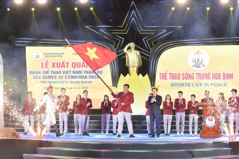 Đoàn thể thao Việt Nam làm lễ xuất quân dự SEA Games 32 Campuchia