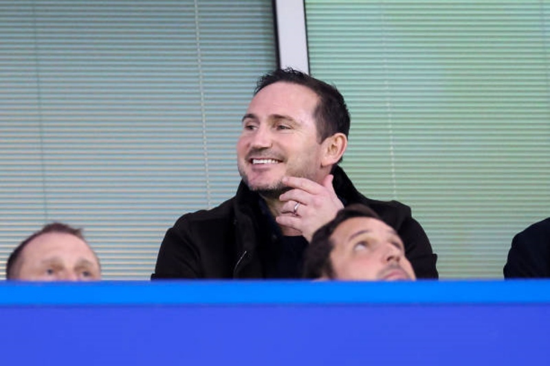 HLV Frank Lampard có mặt trên sân Stamford Bridge, theo dõi màn so tài giữa Chelsea vs Liverpool